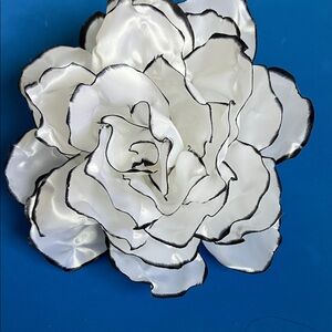 Elegant White Flower Brooch Accessory